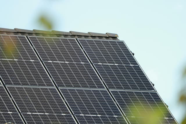 Panneaux solaires et stockage d'énergie : vers une autonomie énergétique