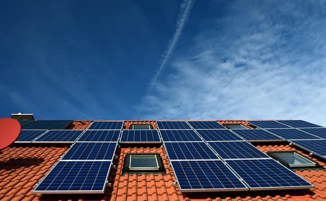Les panneaux solaires : Quelle efficacité attendre en 2026 ?