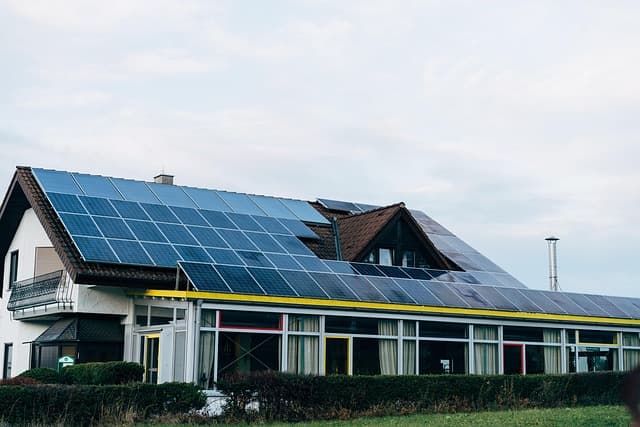 Les panneaux solaires hybrides : la solution pour un avenir énergétique durable